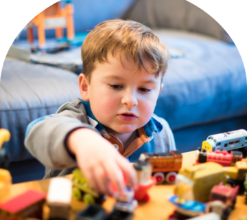 چه اسباب بازی هایی مهارت های حرکتی ظریف انگشتان دست را تقویت می کنند؟